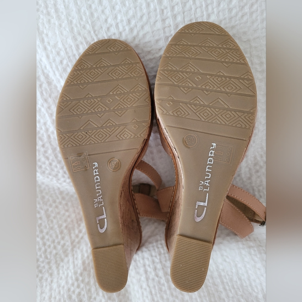 NWOT Nude Wedges - Picture 5 of 8